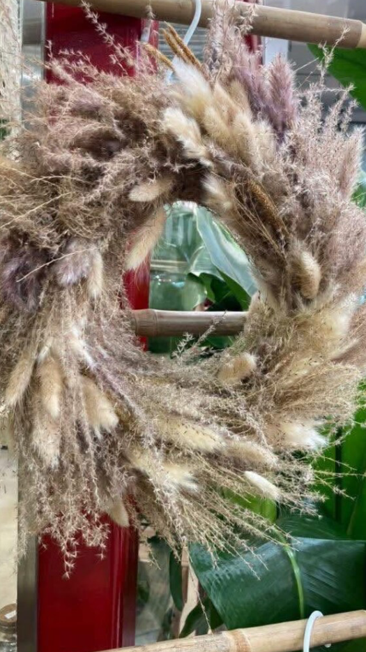 Dried Grass Wreath (Florist choice)